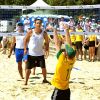 Le prince Harry joue avec conviction au beach volley à Rio de Janeiro, le samedi 10 mars 2012.