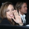 Angelina Jolie et Brad Pitt sont mitraillés à la Nouvelle Orléans dans la soirée du 10 mars 2012, alors qu'ils se rendent à une soirée humanitaire.