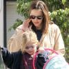Jennifer Garner, nouvellement maman, sort de chez le médecin, en compagnie de son mari Ben Affleck et leur adorable fille Violet, le 12 mars 2012 à Los Angeles