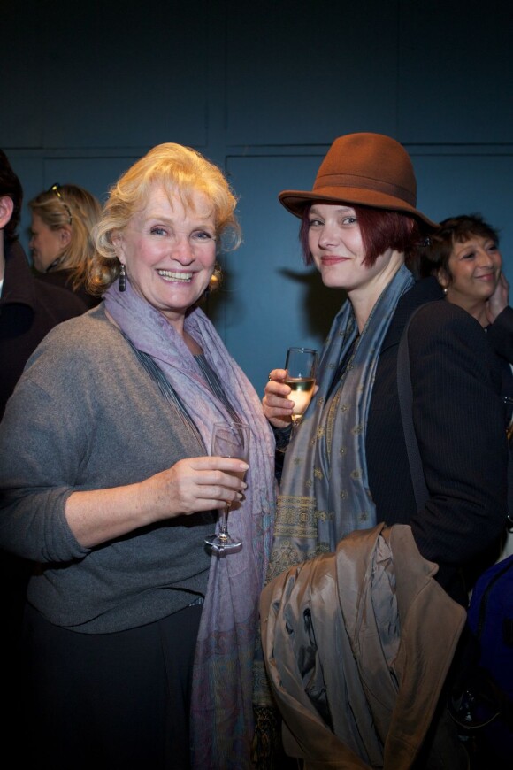 Marie-Christine Barrault et Nathalie Fillion à la soirée de remise du Prix Théâtre de la Fondation Diane & Lucien Barrière, au Théâtre au Rond-Point, à Paris, le mardi 13 mars 2012.
