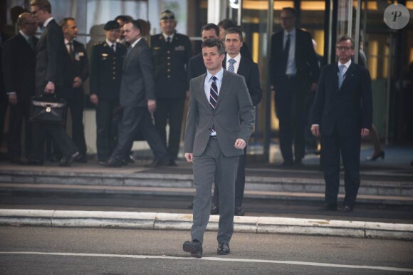 Le prince Frederik de Danemark a déposé le 8 mars 2012, à l'occasion de sa visite à l'Otan à Bruxelles, une gerbe sur la tombe du soldat inconnu.