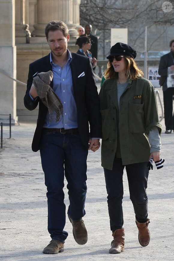 Le Jardin des Tuileries, théâtre de la balade romantique de Drew Barrymore et son fiancé Will Kopelman. Paris, le 14 mars 2012.