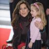 La princesse Mary, maman de quatre et donc particulièrement à l'aise avec les enfants, remettait le 15 mars 2012 le prix Love Heart assorti d'une dotation d'un million d'euros pour la recherche cardiaque, à l'issue d'une visite à l'hôpital d'Holbaek.