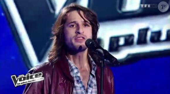 Prestation de Mister John-Lewis dans The Voice sur TF1 le samedi 17 mars 2012