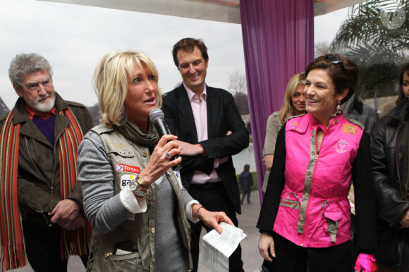 Dominique Serra et Chantal Jouanno lors du coup d'envoi du Rallye des Gazelles, le samedi 17 mars au Trocadero, à Paris.