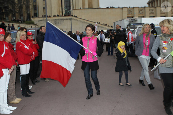 Chantal Jouanno donne le coup d'envoi du Rallye des Gazelles, le samedi 17 mars au Trocadero, à Paris.