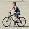 Kate Hudson en balade à vélo à Santa Monica, le 10 mars 2012.