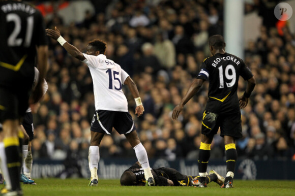 Fabrice Muamba victime d'un arrêt respiratoire le 17 mars 2012 à Londres à quelques minutes de la mi-temps Tottenham - Bolton