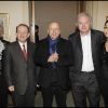 Thierry Marx, entouré de Jean-Bernard Grenier, Hubert de Boüard et Mathilde de l'Ecotais pour la remise des prix des "Trois Coups de l'Angélus", lors d'un dîner à l'Hôtel Bristol à Paris le 19 mars 2012
 