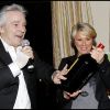 Pierre Arditi et Ariane Massenet pour la remise des prix des "Trois Coups de l'Angélus", lors d'un dîner à l'Hôtel Bristol à Paris le 19 mars 2012
 