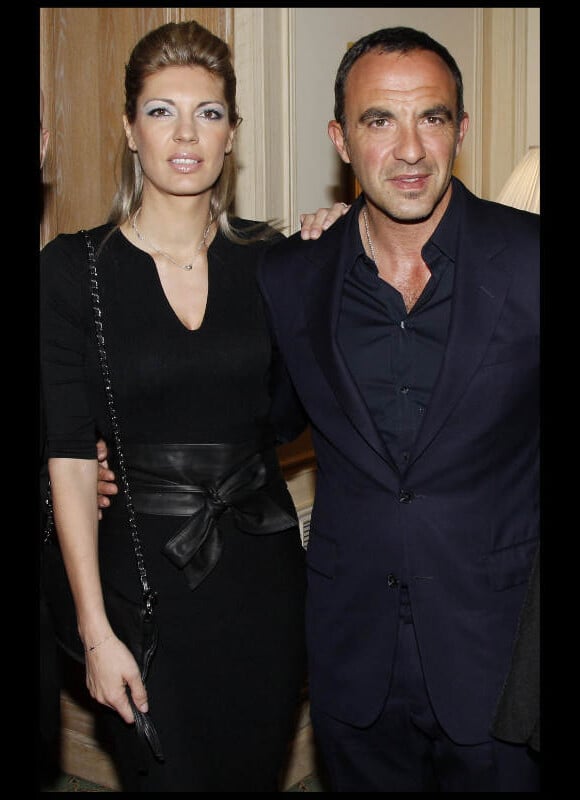 Nikos Aliagas et sa compagne Tina Grigouriou pour la remise des prix des "Trois Coups de l'Angélus", lors d'un dîner à l'Hôtel Bristol à Paris le 19 mars 2012
 