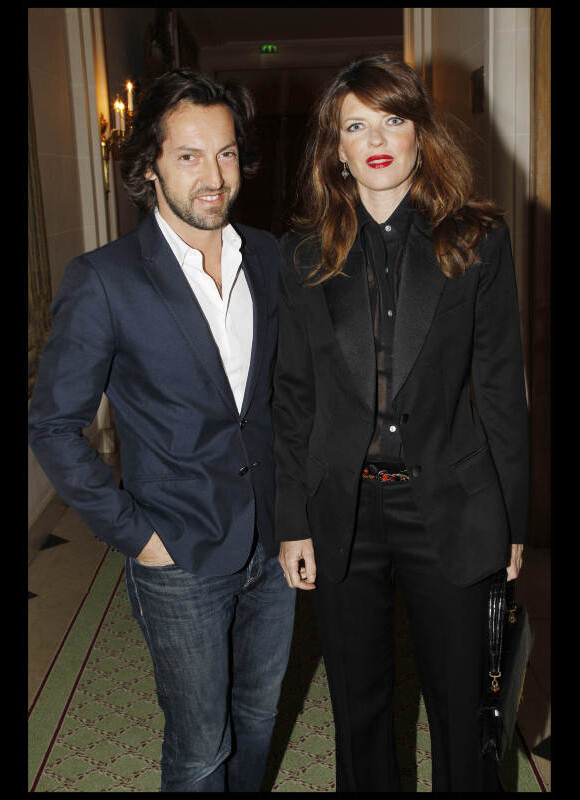 Frédéric Diefenthal et Gwendoline Hamon pour la remise des prix des "Trois Coups de l'Angélus", lors d'un dîner à l'Hôtel Bristol à Paris le 19 mars 2012
 