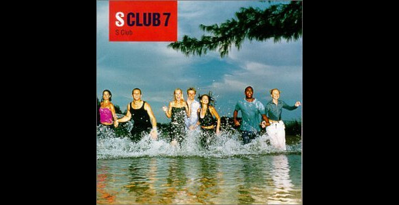 S Club 7 : le premier album baptisé S Club est sorti en 1999.