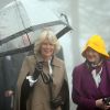 Camilla Parker Bowles et la reine Sonja de Norvège en visite dans une crèche de Granebo, dans la région de Bergen, le 21 mars 2012. Le prince Charles et Camilla Parker Bowles effectuaient en mars 2012 une tournée officielle en Scandinavie, en représentation de la reine Elizabeth II, dans le cadre de son jubilé de diamant.