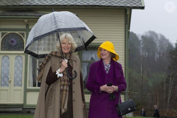 Camilla et Sonja de Norvège en visite à Troldhaugen, maison du compositeur Edvard Grieg, le 21 mars 2012.
Le prince Charles et Camilla Parker Bowles effectuaient en mars 2012 une tournée officielle en Scandinavie, en représentation de la reine Elizabeth II, dans le cadre de son jubilé de diamant.