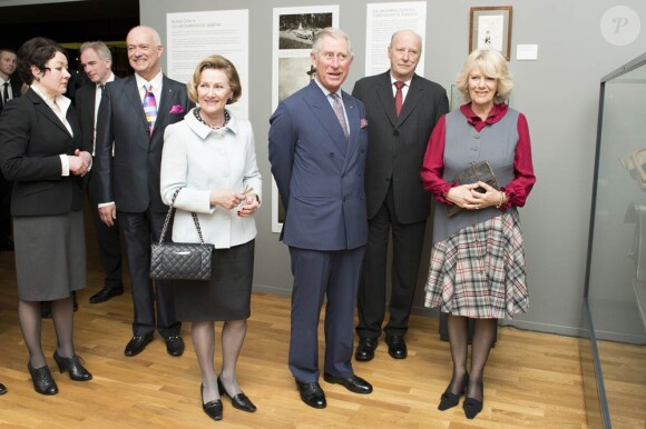 Avant de quitter la Norvège, le 22 mars 2012, visite avec le roi Harald et la reine Sonja au musée d'art, d'architecture et de design d'Oslo, pour y découvrir l'expo "Voyages royaux 1905-2005".
Le prince Charles et Camilla Parker Bowles effectuaient en mars 2012 une tournée officielle en Scandinavie, en représentation de la reine Elizabeth II, dans le cadre de son jubilé de diamant.