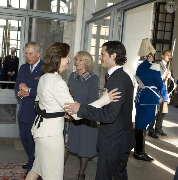 Charles et Camilla ont été accueillis en Suède, au palais royal de Stockholm, par la reine Silvia et le prince Carl Philip, le 22 mars 2012, en provenance d'Oslo.
Le prince Charles et Camilla Parker Bowles effectuaient en mars 2012 une tournée officielle en Scandinavie, en représentation de la reine Elizabeth II, dans le cadre de son jubilé de diamant.