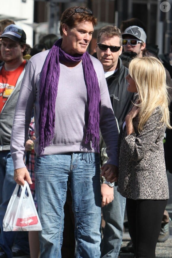 David Hasselhoff et sa chérie Hayley Roberts à Vancouver le 23 mars 2012