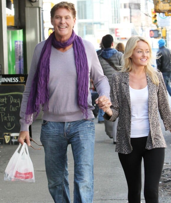 David Hasselhoff et sa chérie Hayley Roberts à Vancouver le 23 mars 2012