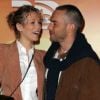 Lorie et Philippe Bas, amoureux, lors de l'avant-première du Roi Lion en 3D au Gaumont Champs-Élysées, le 24 mars 2012