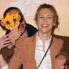 Lorie et Philippe Bas s'amusent lors de l'avant-première du Roi Lion en 3D au Gaumont Champs-Élysées, le 24 mars 2012