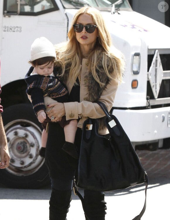 Rachel Zoe et son fils Skyler à West Hollywood le 13 mars 2012.