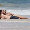 Kate Hudson et Matthew Bellamy en amoureux sur la plage à Cancùn au Mexique, le 16 mars 2012.