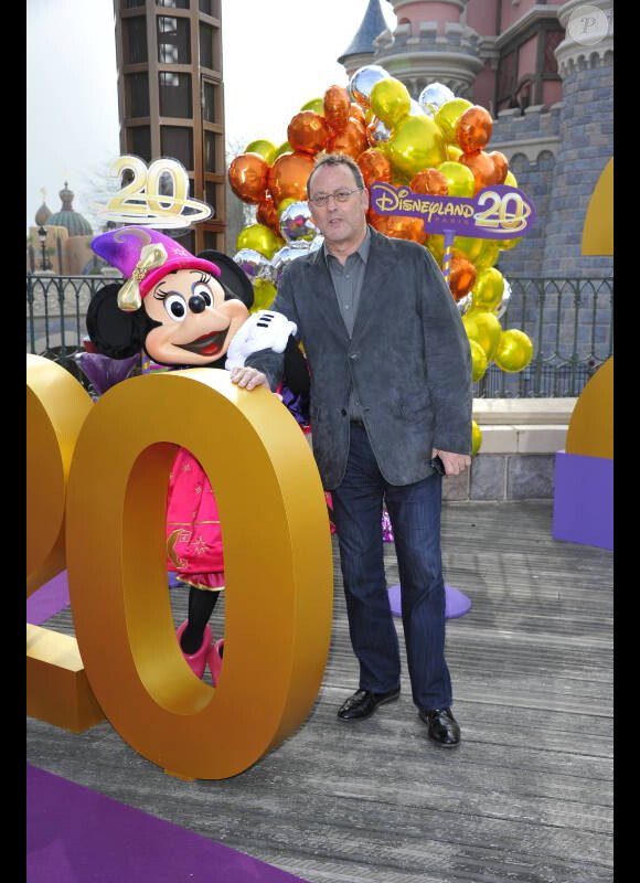 Jean Reno à Disneyland Paris pour les 20 ans du parc à thème, le samedi 31 mars 2012.