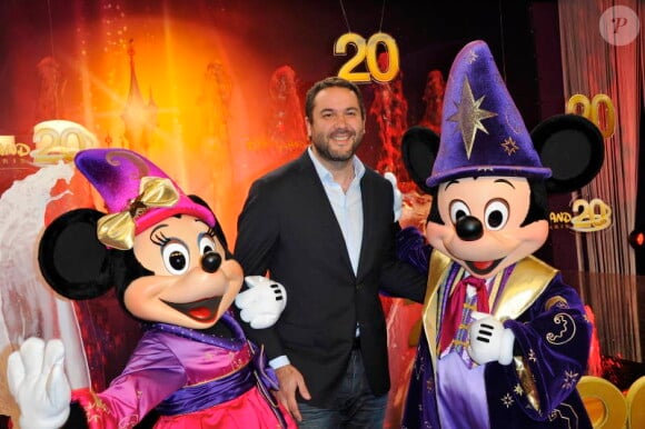 Bruce Toussaint à Disneyland Paris pour les 20 ans du parc à thème, le samedi 31 mars 2012.