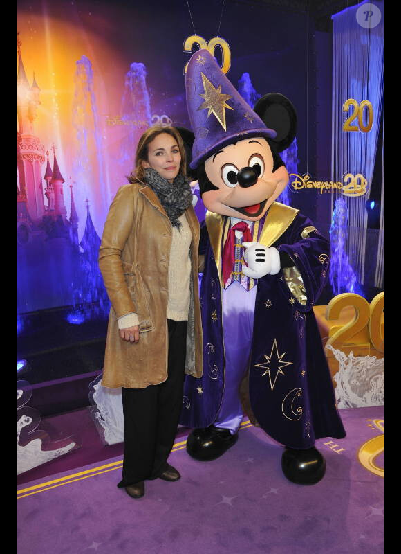 Claire Keim à Disneyland Paris pour les 20 ans du parc à thème, le samedi 31 mars 2012.