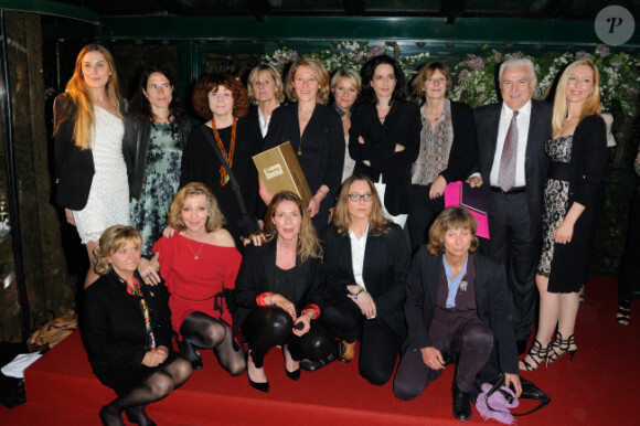 Nathalie Kuperman et le jury du prix de la Closerie des Lilas le 3 avril 2012 à la Closerie des Lilas à Paris