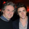 Jean-Christophe Grangé et son fils le 3 avril 2012 à la Closerie des Lilas à Paris lors de la soirée en l'honneur du prix littéraire du même nom