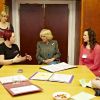 Camilla Parker Bowles en visite à Wirral le 4 avril 2012 dans un programme d'aide aux jeunes mères.