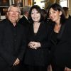 Juliette Gréco, ici entre Jean-Luc Choplin (président du Châtelet) et Anne Hidalgo, recevait jeudi 12 avril 2012 la médaille Grand Vermeil de la Ville de Paris, remise par un Bertrand Delanoë exalté.
