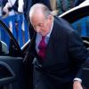 Le roi Juan Carlos le 8 avril 2012 à la messe de Pâques avait eu beaucoup de mal à sortir de sa voiture...