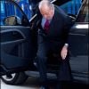 Le roi Juan Carlos le 8 avril 2012 à la messe de Pâques avait eu beaucoup de mal à sortir de sa voiture...