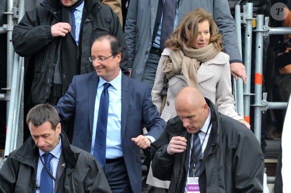 François Hollande et Valérie Trierweiler arrivent au Château de Vincennes, le 15 avril 2012.