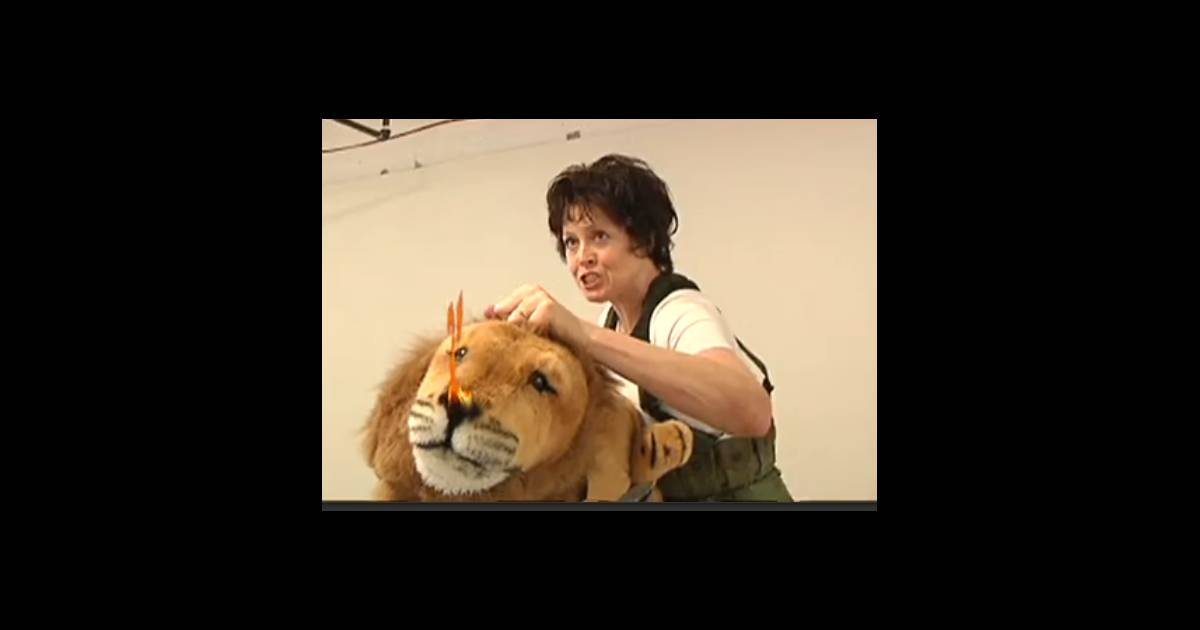 Laser Cats 5 avec James Cameron et Sigourney Weaver (2010) Purepeople