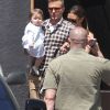 Une sortie en famille ! Victoria Beckham, son époux David et leur petite Harper à la sortie d'un restaurant pour l'anniversaire de la styliste. Le 17 avril 2012
