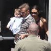 Victoria Beckham, son époux David et leur petite Harper à la sortie d'un restaurant pour l'anniversaire de la styliste. Le 17 avril 2012