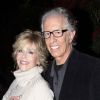 Jane Fonda et Richard Perry à l'anniversaire de Barbra Streisand dans un restaurant grec de Malibu, le 24 avril 2012.
