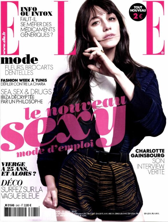 Charlotte Gainsbourg photographiée par sa demi-soeur Kate Berry, pour le magazine ELLE, en kiosques le 27 avril 2012.