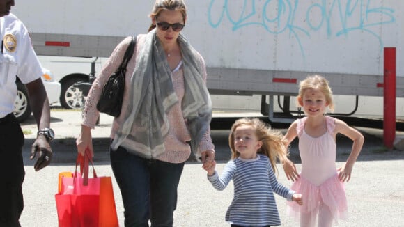 Jennifer Garner : Sublime au naturel avec ses filles malgré ses kilos en trop