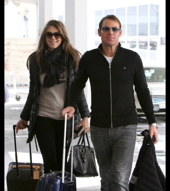 La belle Elizabeth Hurley et son fiancé Shane Warne à New York, le 1er mai 2012