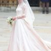 Kate lors de son mariage avec William, le 29 avril 2011 à Westminster.
Fin avril 2012, pour leur premier anniversaire de mariage, le prince William et Kate Middleton ont fêté... le mariage d'un couple d'amis, dans le Suffolk, les 28 et 29 avril.