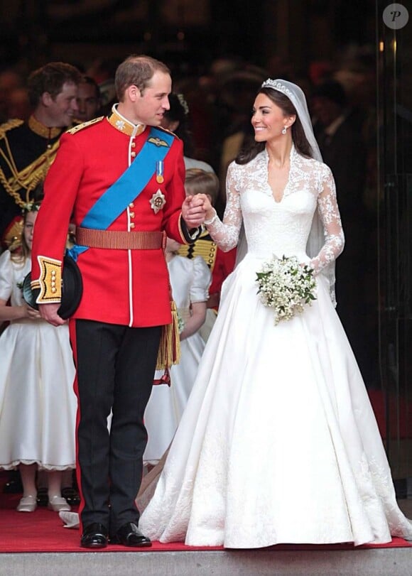 William et Kate lors de leur mariage, le 29 avril 2011 à Westminster.
Fin avril 2012, pour leur premier anniversaire de mariage, le prince William et Kate Middleton ont fêté... le mariage d'un couple d'amis, dans le Suffolk, les 28 et 29 avril.