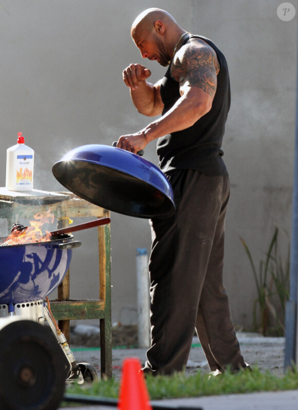 Dwayne Johnson sur le tournage de Pain and Gain de Michael Bay, le 25 avril 2012 à Los Angeles.