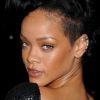 Rihanna prend la pose au Costume Institut Gala, à New York le 7 mai 2012 au Musée Metropolitan