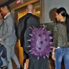 Will Smith arrive en famille avec sa femme Jada Pinkett et leur fille Willow, à l'aéroport de Tokyo le 7 mai 2012