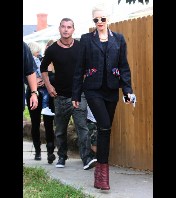 Gwen Stefani, son mari Gavin Rossdale, très lookés, et leurs enfants Kingston et Zuma se rendent à une House Party à Los Angeles le 12 mai 2012